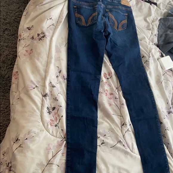 Hollister Super Skinny Jeans - Picture 3 of 3